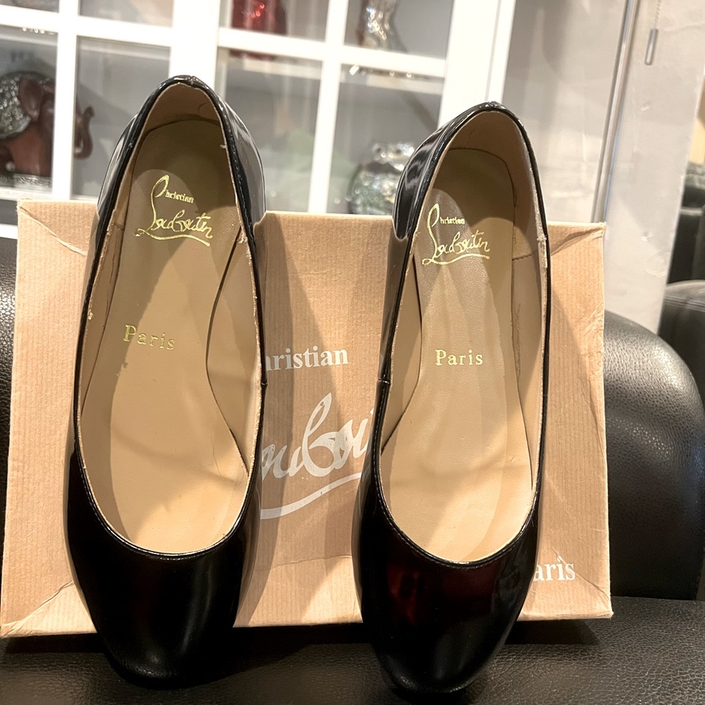 Christian Louboutin Paris Authentic 🥀🥿🥀 Original Box 📦